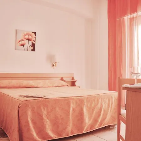 Lina Hotel 3*